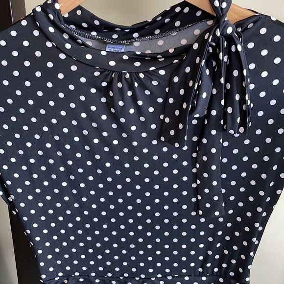 Gorgeous Retrolicious brand, polka dots dress with tie bow on shoulder, Size M - Picture 7 of 9